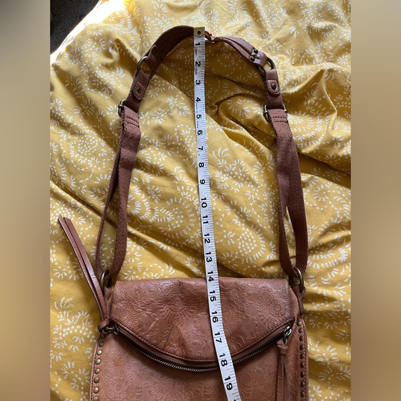 The Sak Leather Studded Tassel Purse Shoulder Bag Bohemian Boho Distressed Cute - Picture 4 of 13